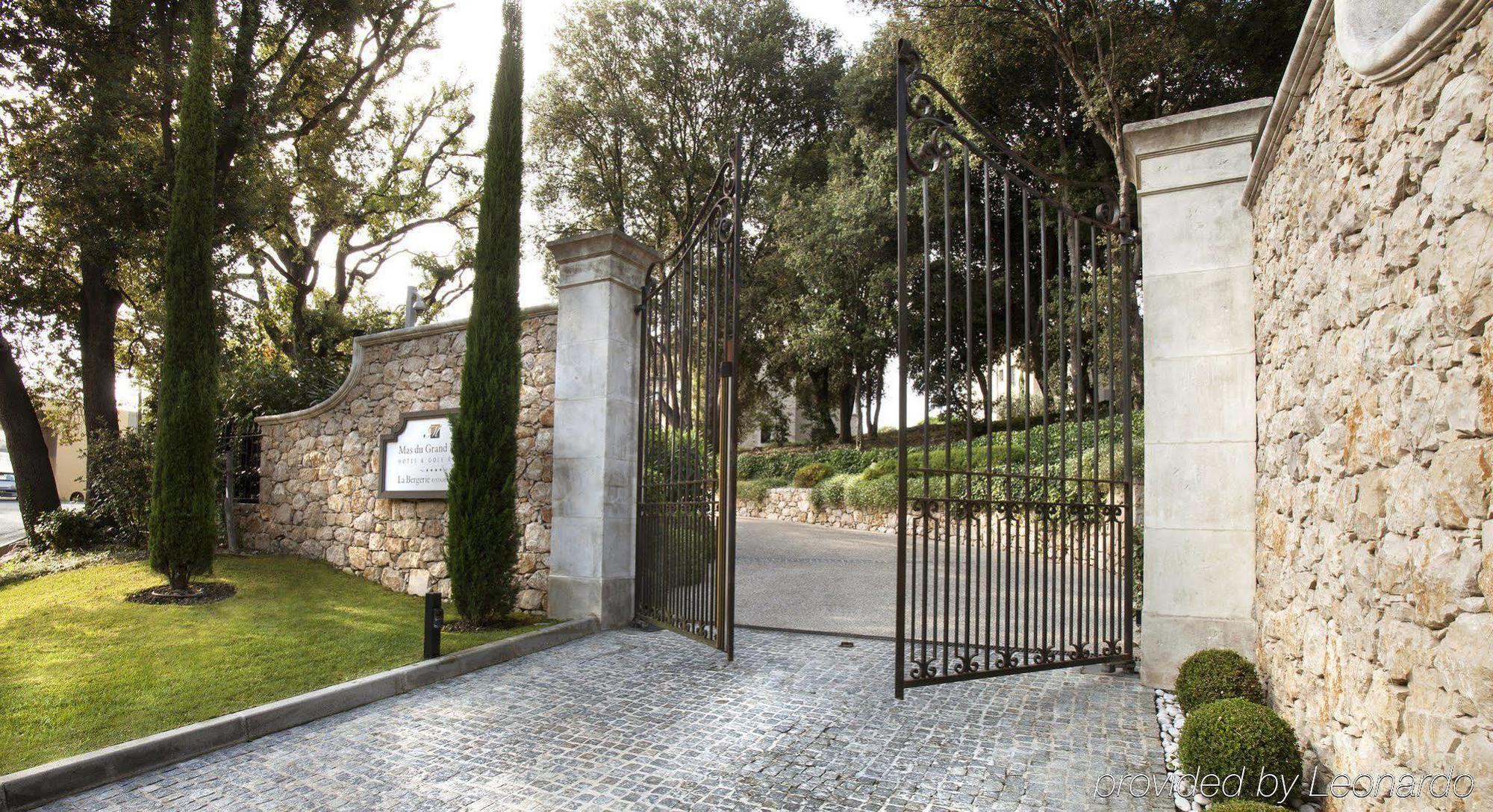 Residence Hoteliere 4 Etoiles Les Mas Du Grand Vallon Mougins Bagian luar foto