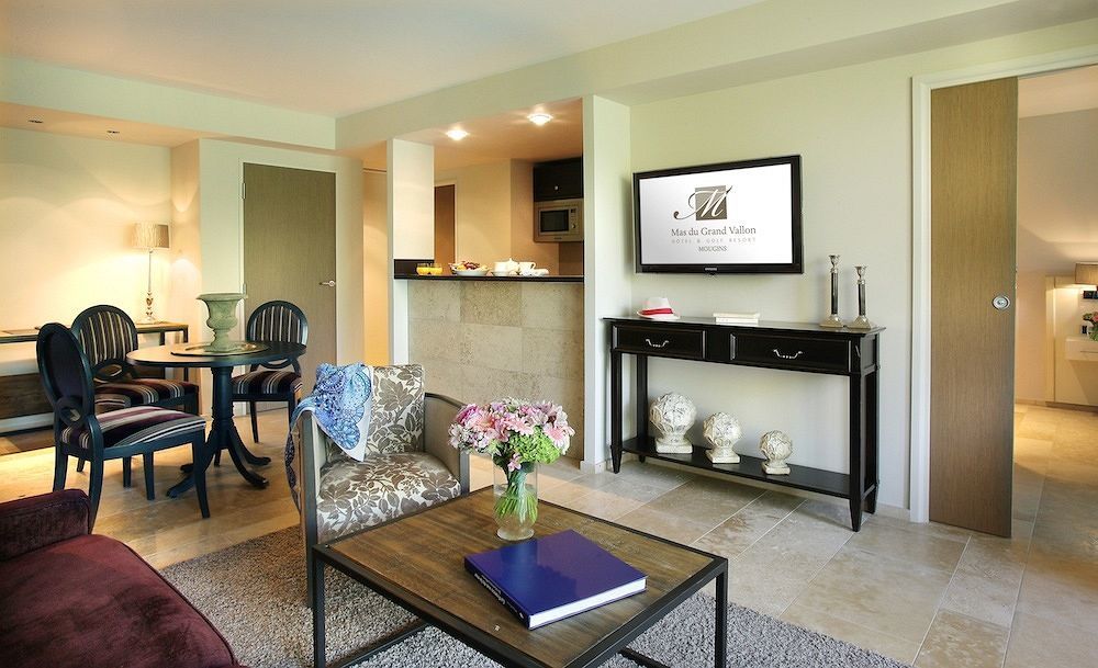 Residence Hoteliere 4 Etoiles Les Mas Du Grand Vallon Mougins Bagian luar foto